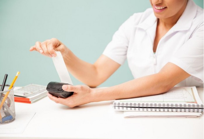 Poplatky sú pod drobnohľadom