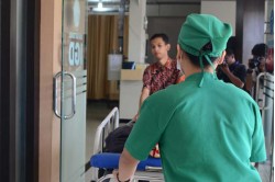 Zdravotnícki asistenti sa premenujú na praktické sestry
