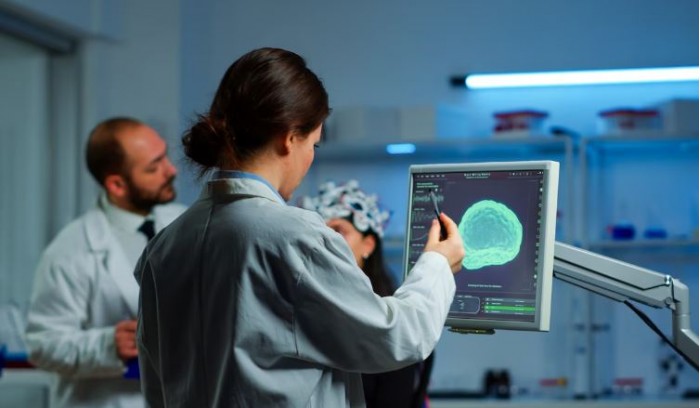Robot v ambulancii? Z reči pacienta má zistiť Alzheimera, vedci testujú jeho zavedenie do praxe